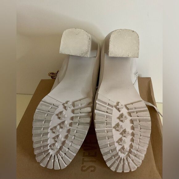 Steve madden bone leather lace up boots, size 9 - Picture 2 of 4